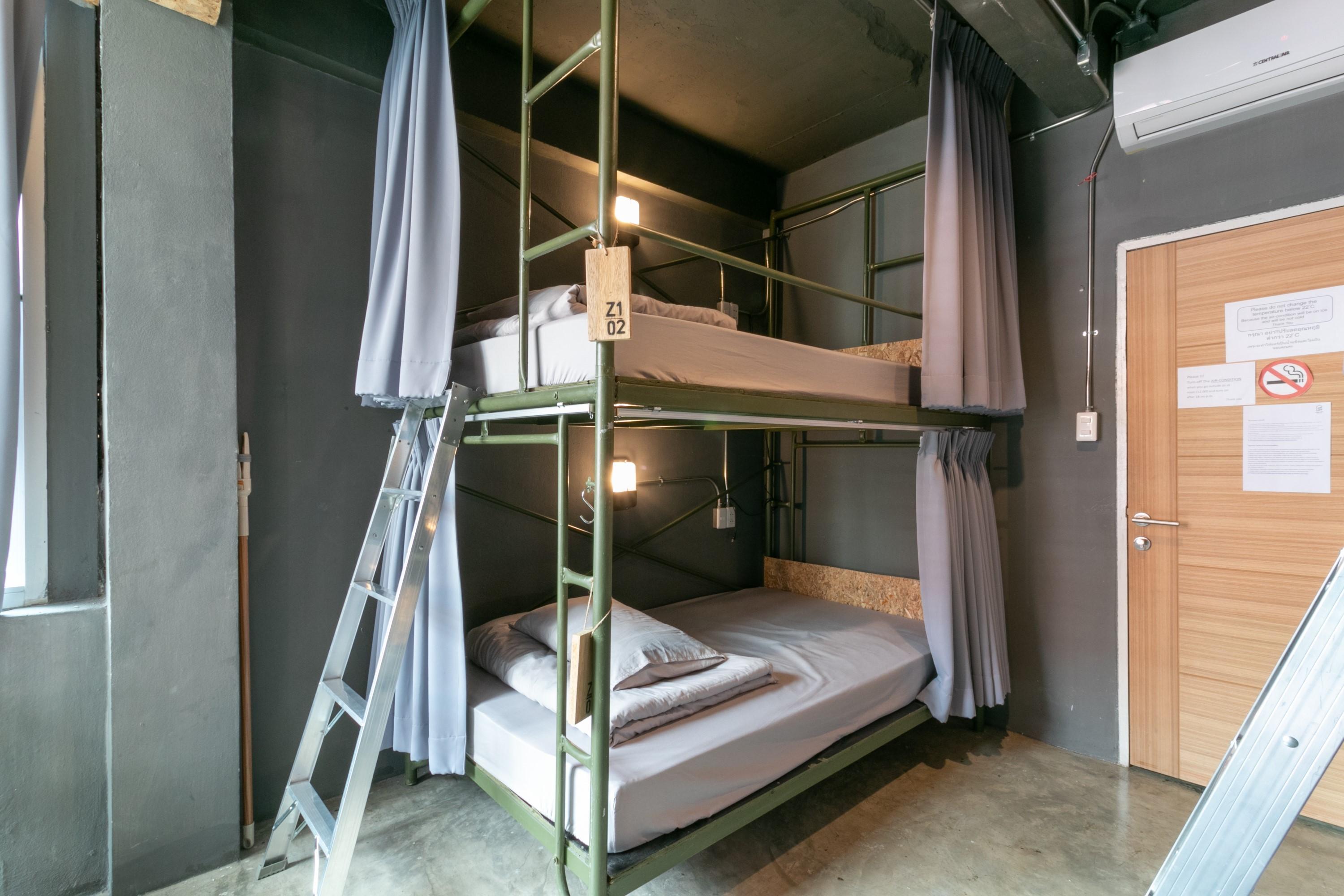 Zhelter'Bkk Hostel Bangkok Luaran gambar