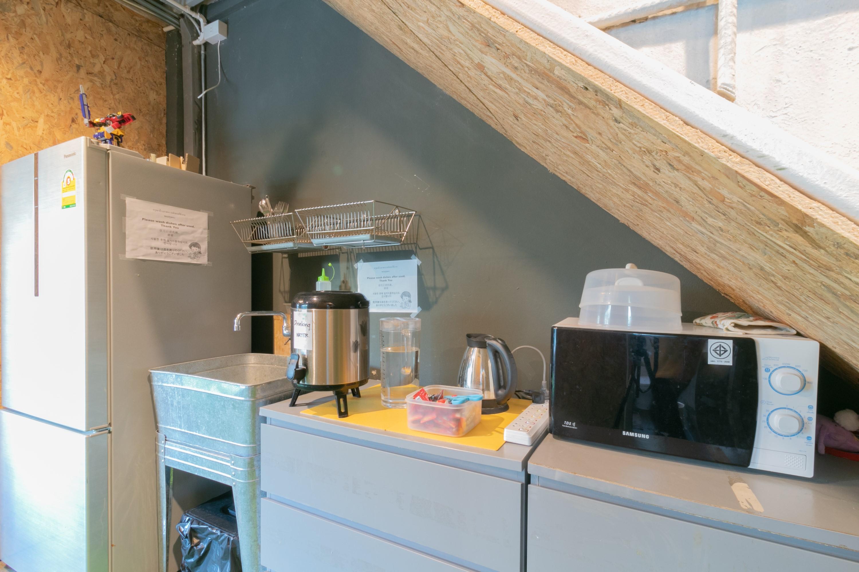 Zhelter'Bkk Hostel Bangkok Luaran gambar
