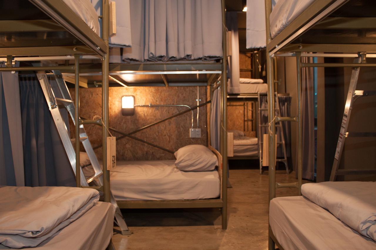 Zhelter'Bkk Hostel Bangkok Luaran gambar