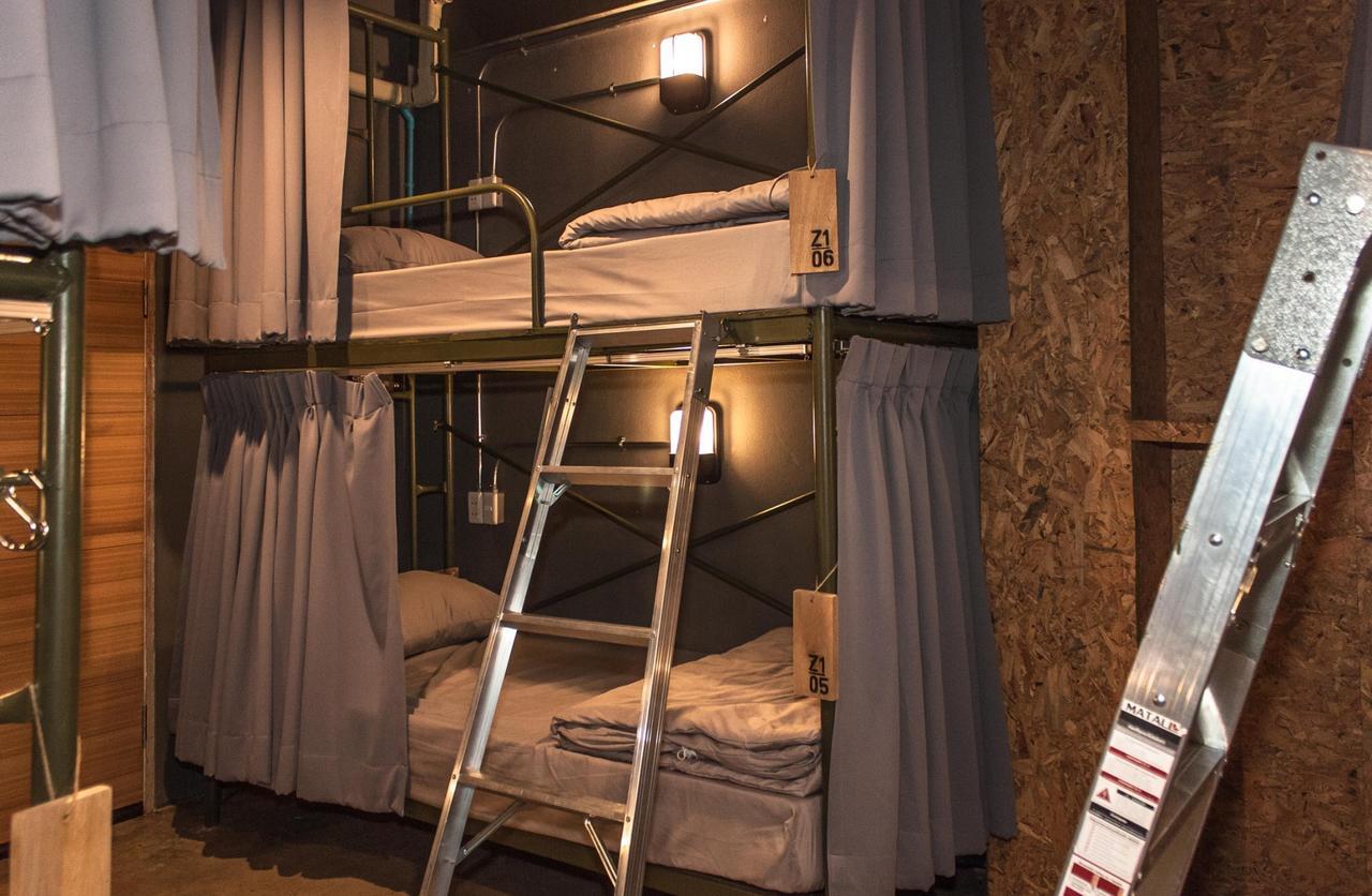 Zhelter'Bkk Hostel Bangkok Luaran gambar
