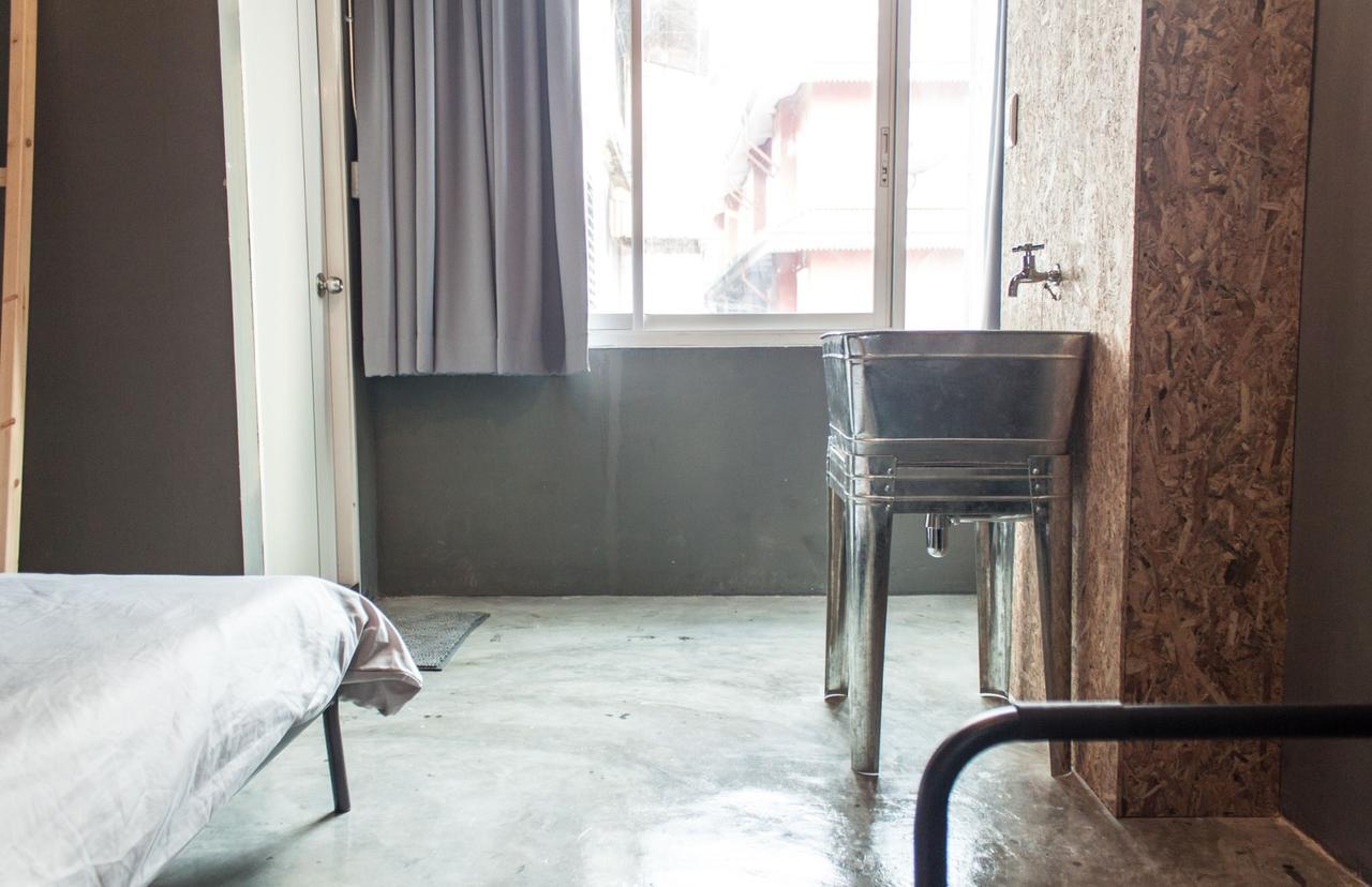 Zhelter'Bkk Hostel Bangkok Luaran gambar