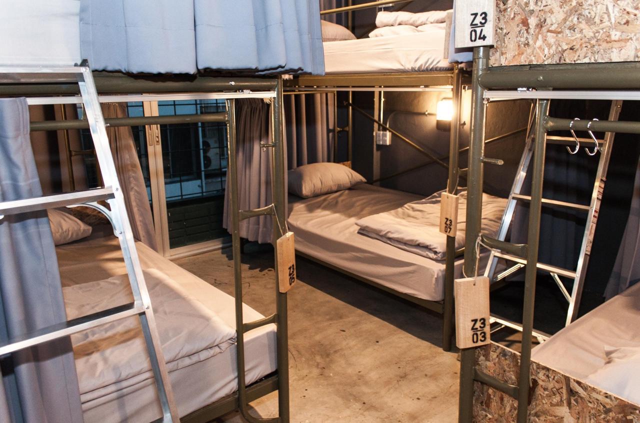 Zhelter'Bkk Hostel Bangkok Luaran gambar