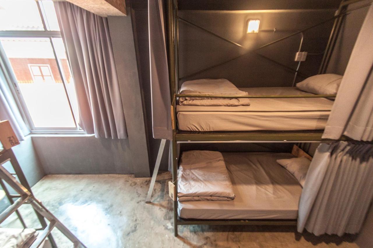 Zhelter'Bkk Hostel Bangkok Luaran gambar